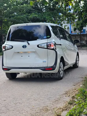 Toyota Sienta 2020 White