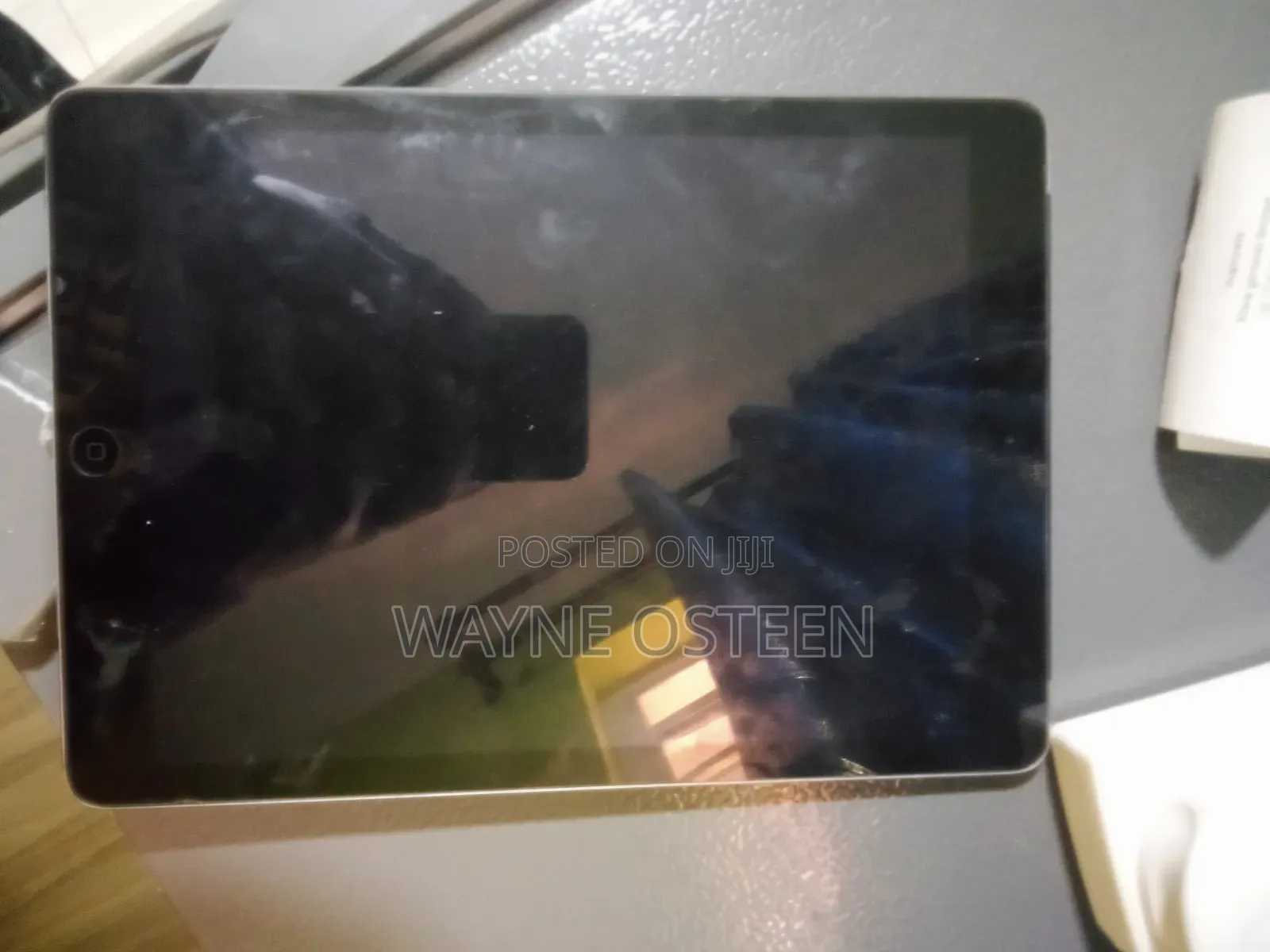 Apple iPad Air 64 GB Gray