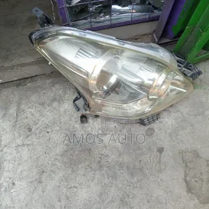Ractis 2008 Headlight Xenon