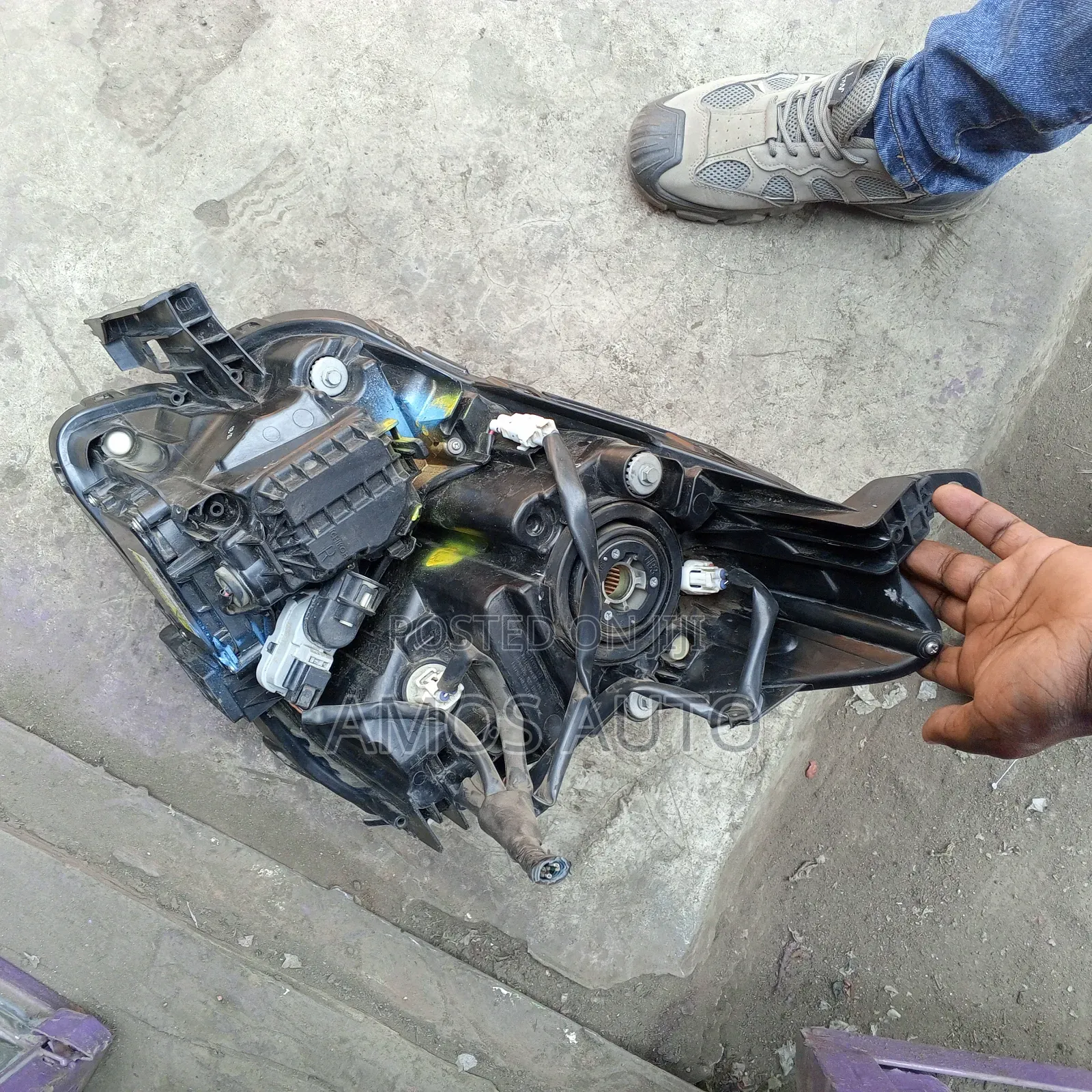 Ractis 2008 Headlight Xenon