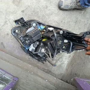 Ractis 2008 Headlight Xenon