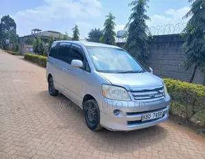 Toyota Noah 2007 Silver
