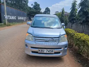 Toyota Noah 2007 Silver
