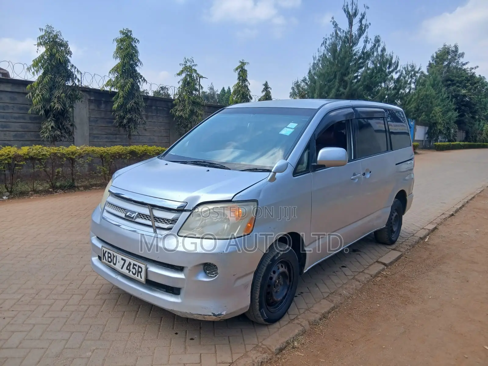 Toyota Noah 2007 Silver
