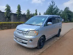 Toyota Noah 2007 Silver