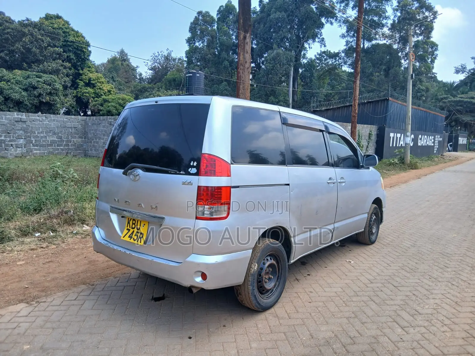 Toyota Noah 2007 Silver