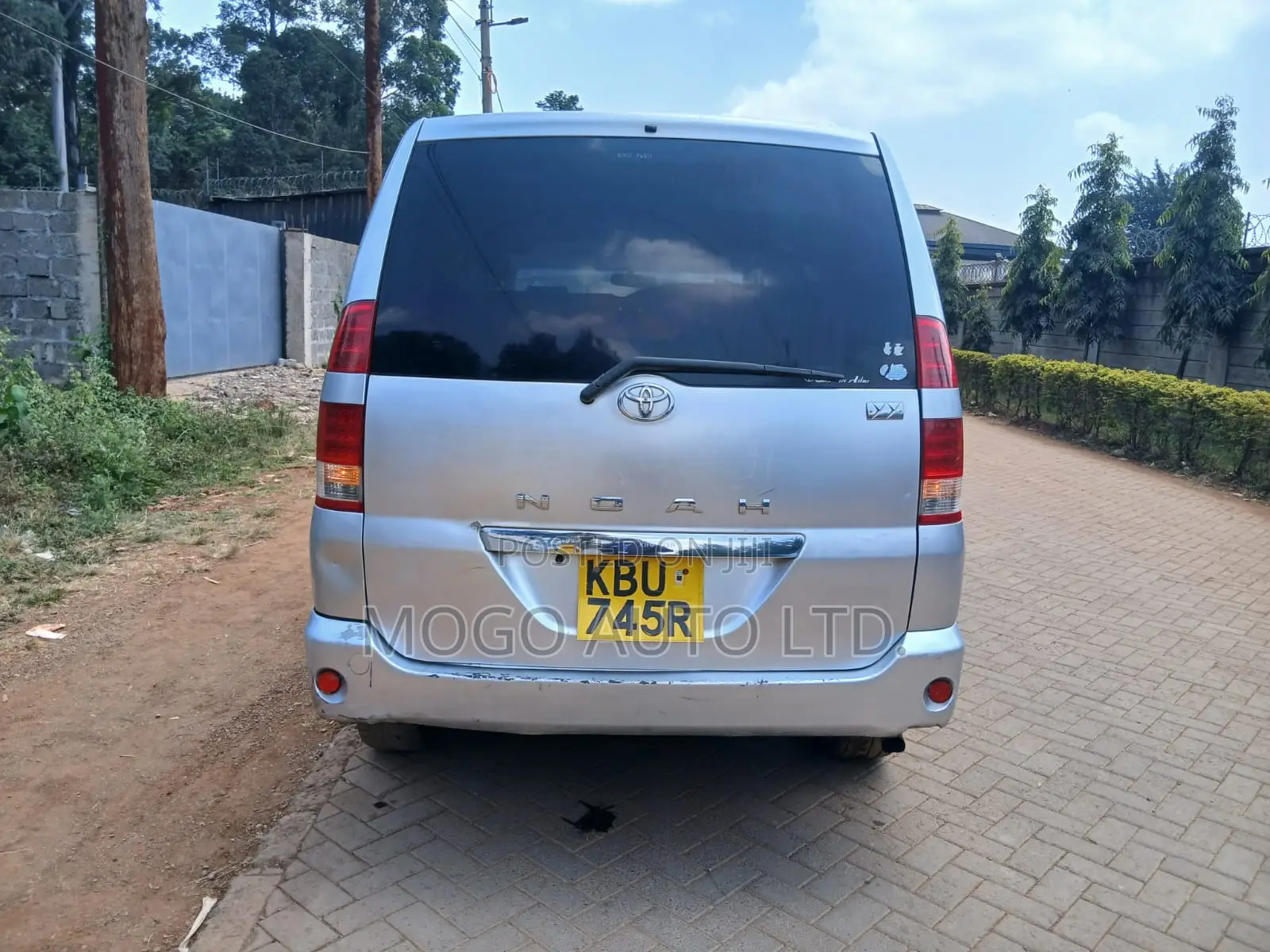 Toyota Noah 2007 Silver