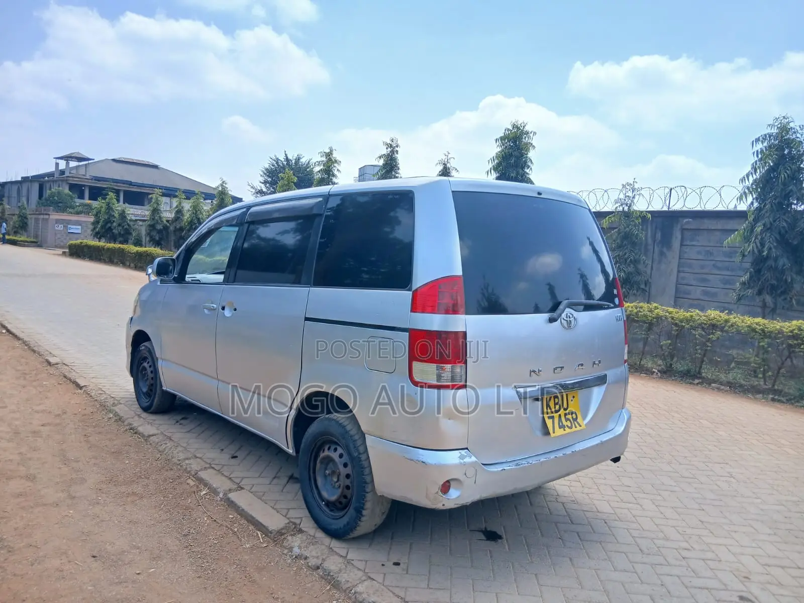 Toyota Noah 2007 Silver