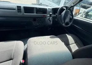 Toyota HiAce 2010 White