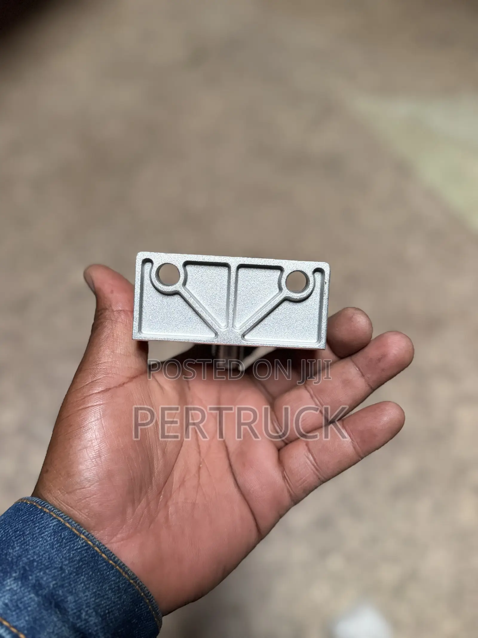 P562263 Filter Head Housing M16 X 1.5, 1/2 NPT Inlet and Outlet Ports