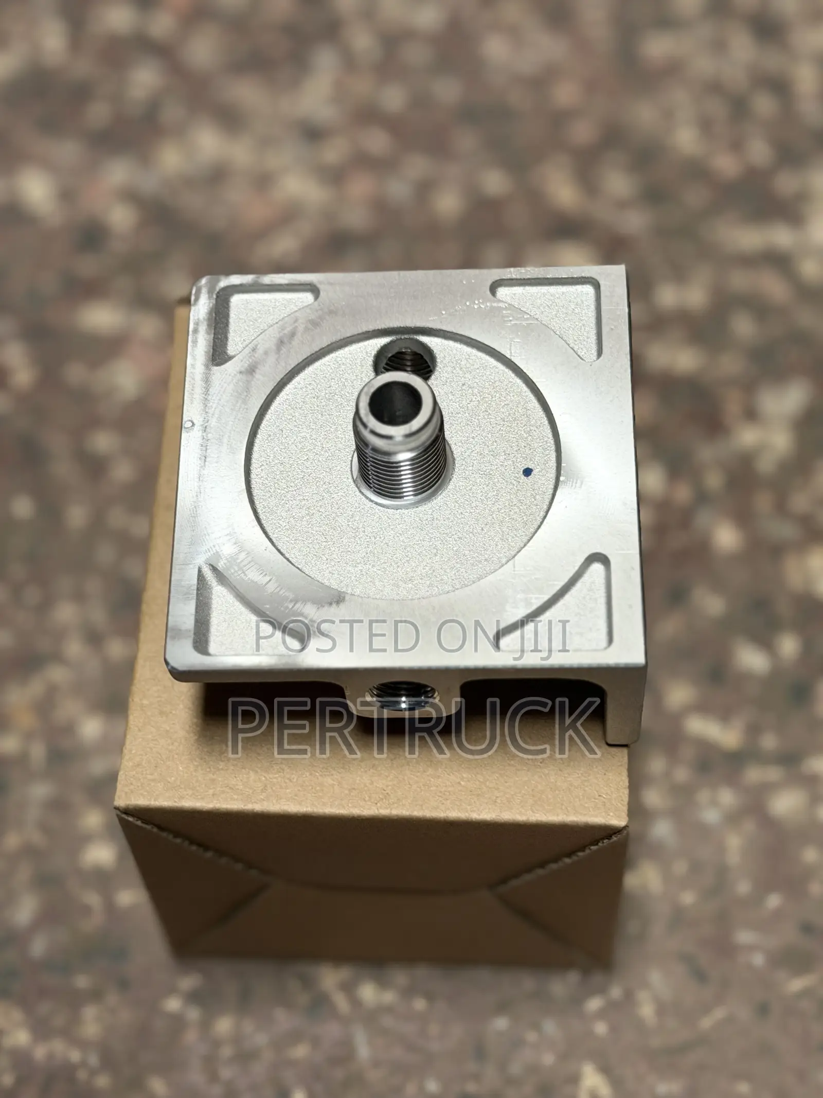 P562263 Filter Head Housing M16 X 1.5, 1/2 NPT Inlet and Outlet Ports