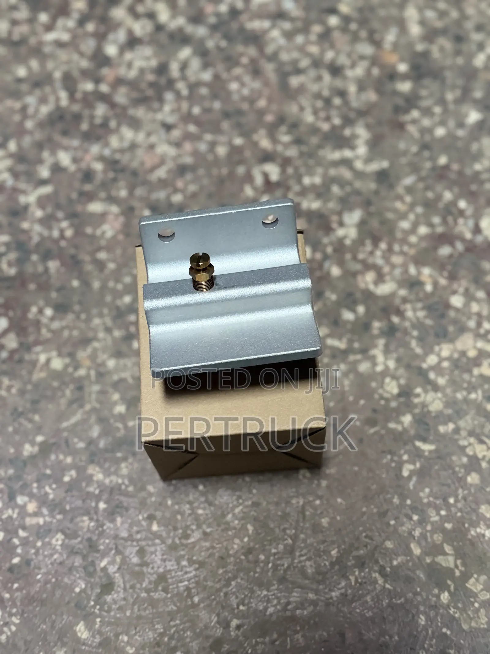P562263 Filter Head Housing M16 X 1.5, 1/2 NPT Inlet and Outlet Ports
