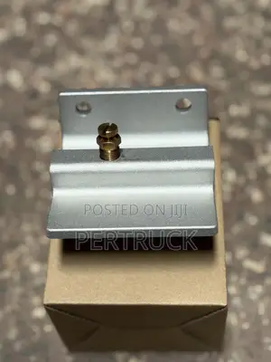 P560382 Filter Head Housing M16 X 1.5, 1/2 NPT Inlet and Outlet Ports