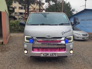 Toyota HiAce 2016 Silver