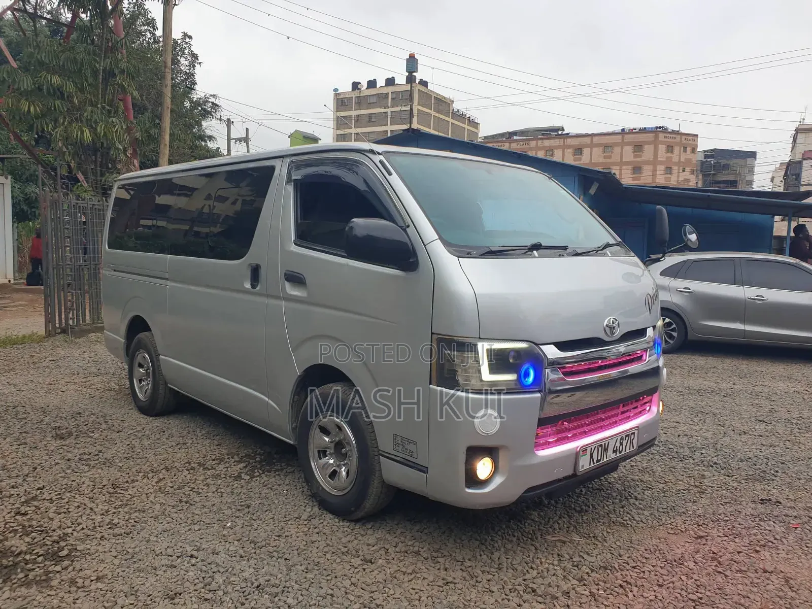 Toyota HiAce 2016 Silver