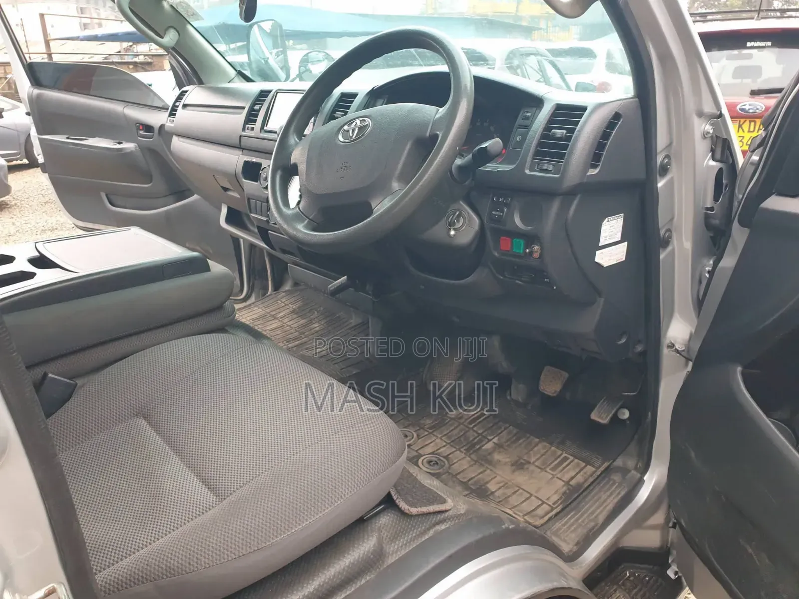 Toyota HiAce 2016 Silver