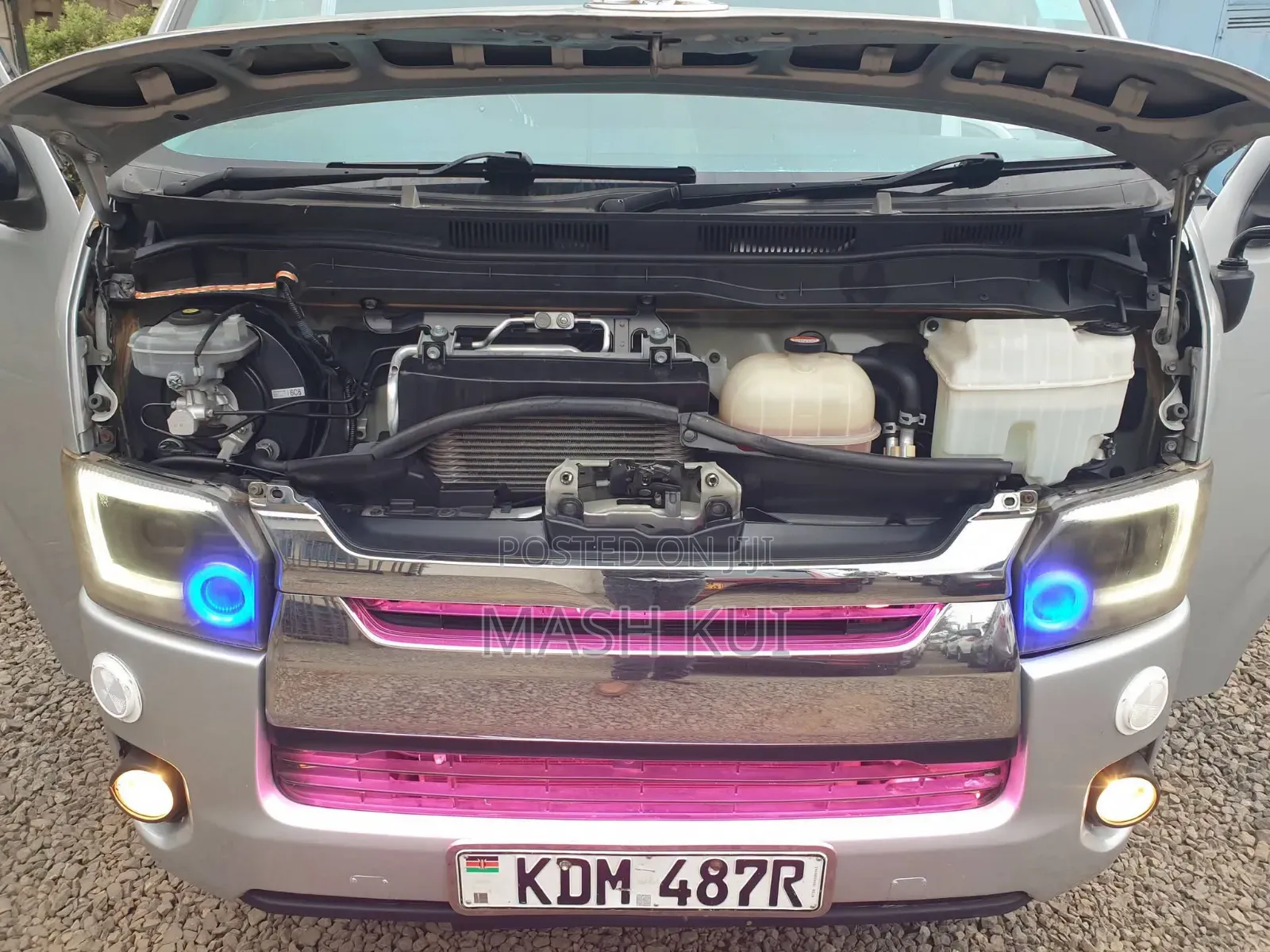 Toyota HiAce 2016 Silver