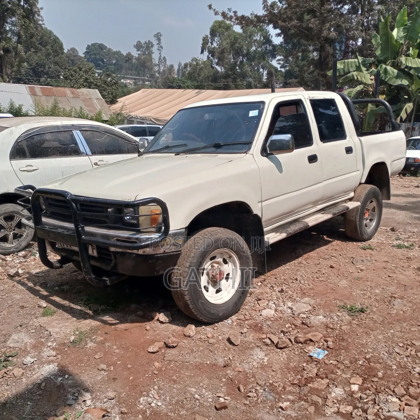 Toyota Hilux 1999 White