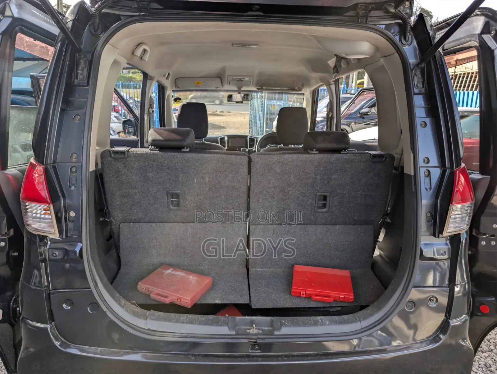 Mitsubishi Delica 2014 Black
