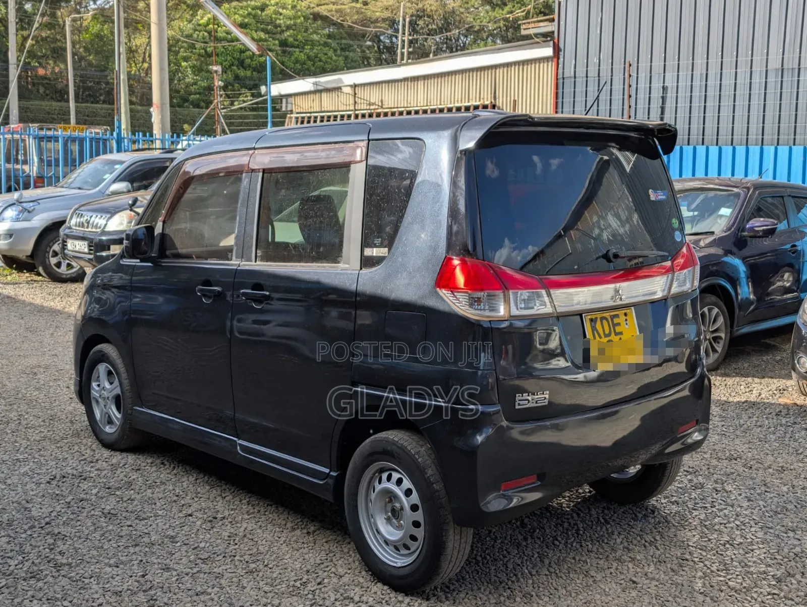 Mitsubishi Delica 2014 Black