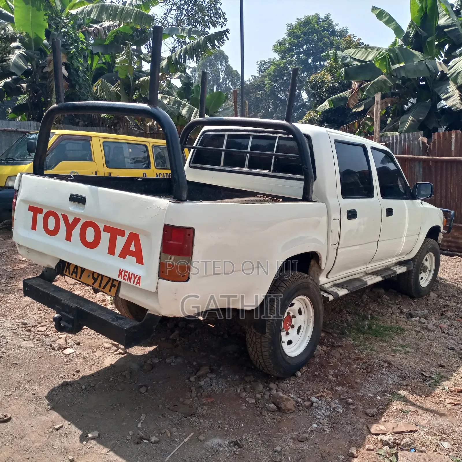 Toyota Hilux 1999 White