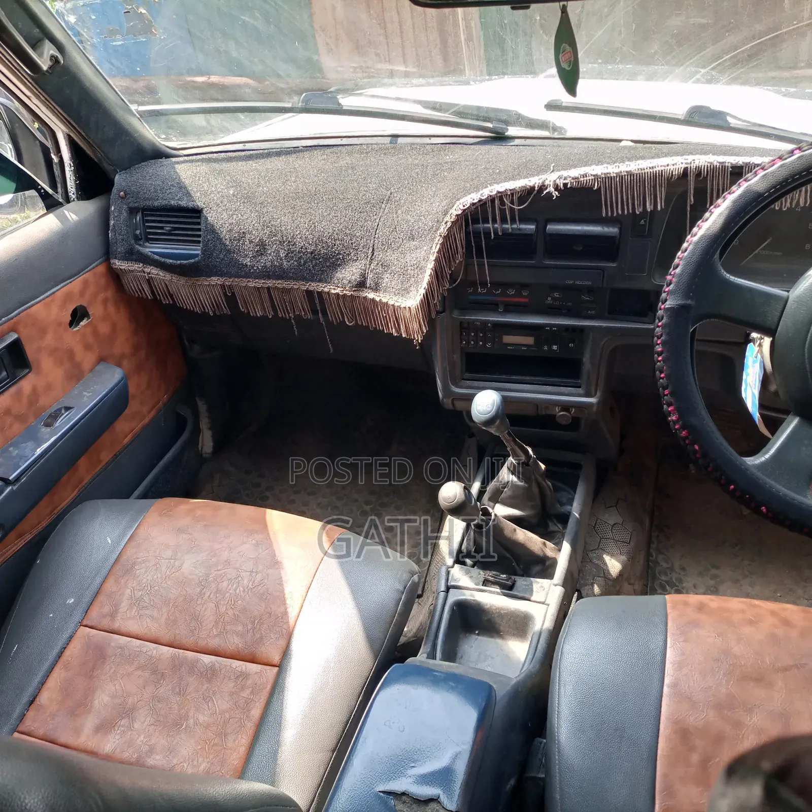 Toyota Hilux 1999 White