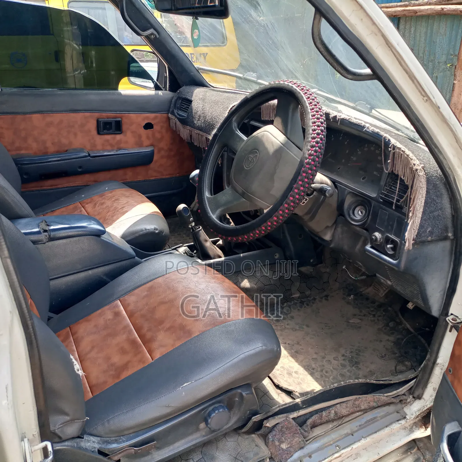 Toyota Hilux 1999 White