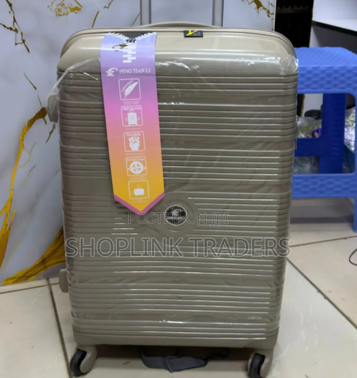 Suitcase  Rubber Médium Size Suitcase With Wheels