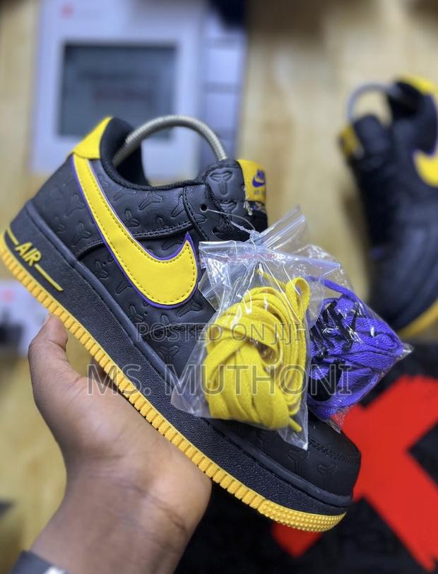 The Nike Air Force 1 Low Kobe Bryant "Lakers Away".