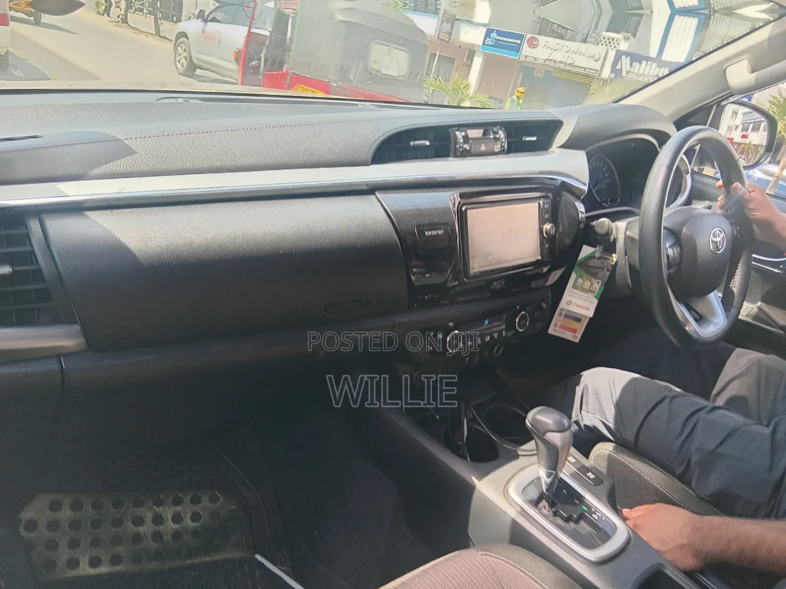 Toyota Hilux 2018 Black