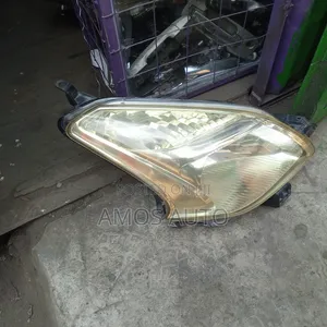 Ractis 2005 Headlight Non Xenon