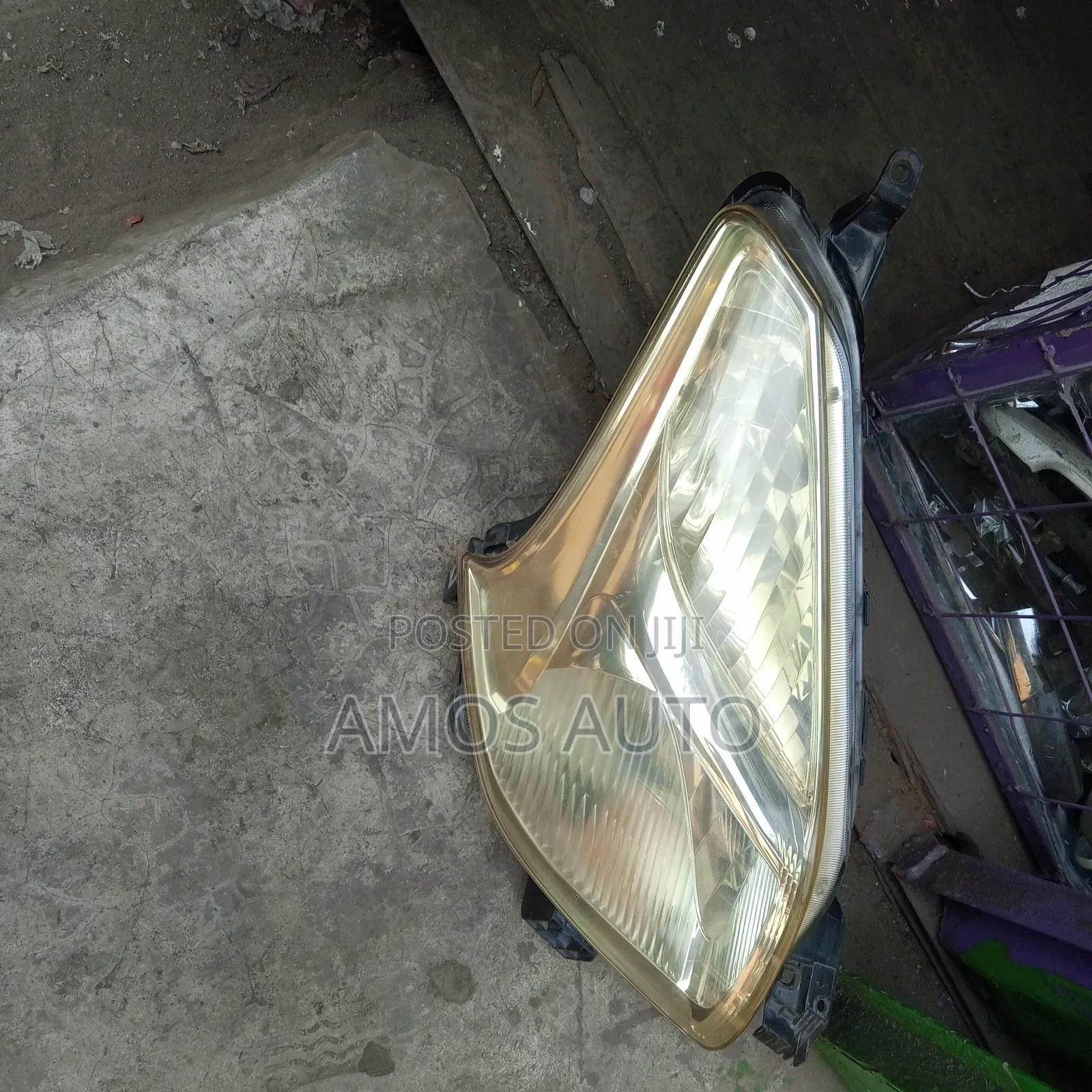 Ractis 2005 Headlight Non Xenon