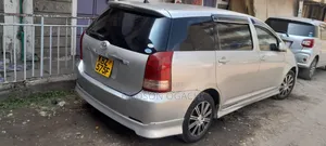 Toyota Wish 2010 Silver