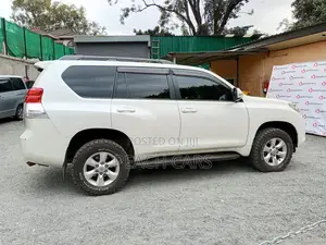 Toyota Land Cruiser Prado 2013 White