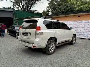 Toyota Land Cruiser Prado 2013 White