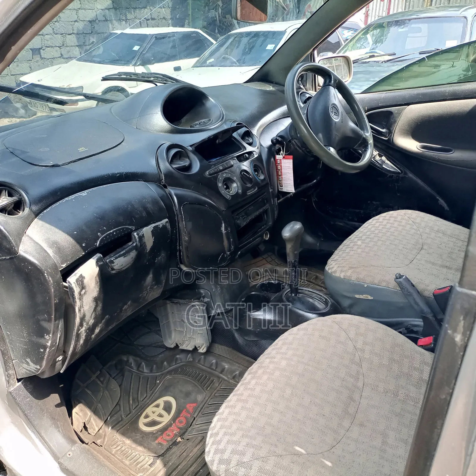 Toyota Vitz 2003 Silver