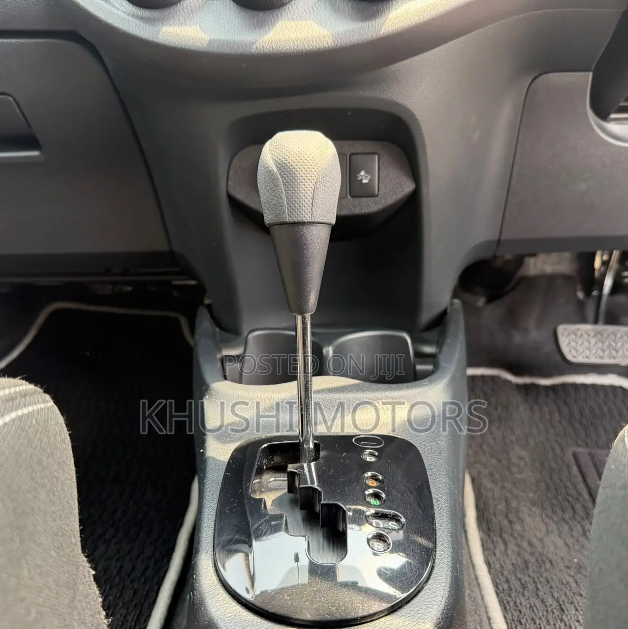 Toyota Vitz 2019 White