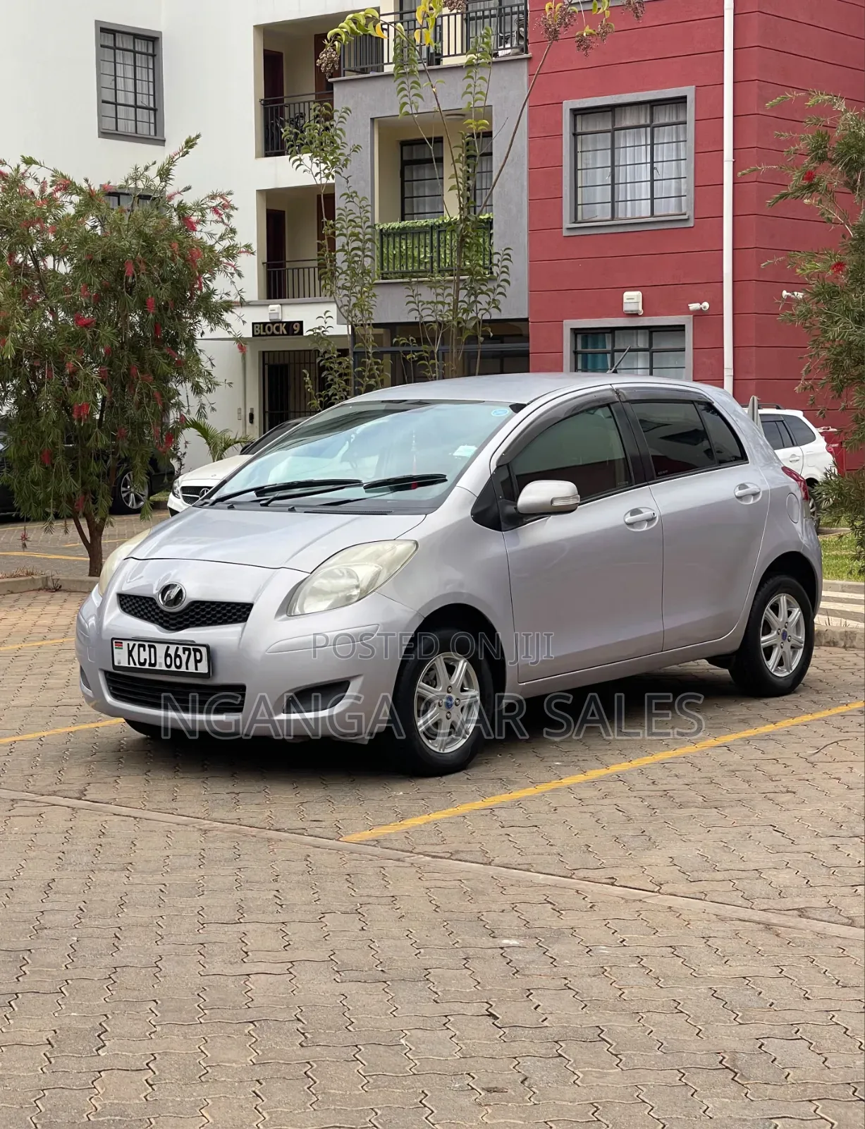 Toyota Vitz 2008 Silver