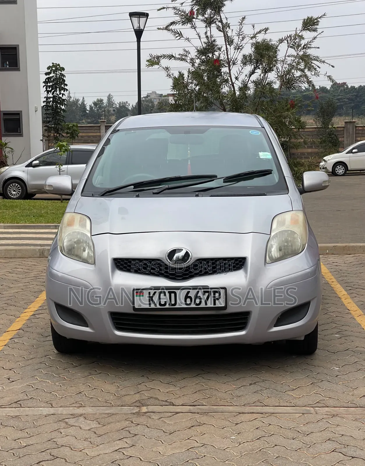 Toyota Vitz 2008 Silver