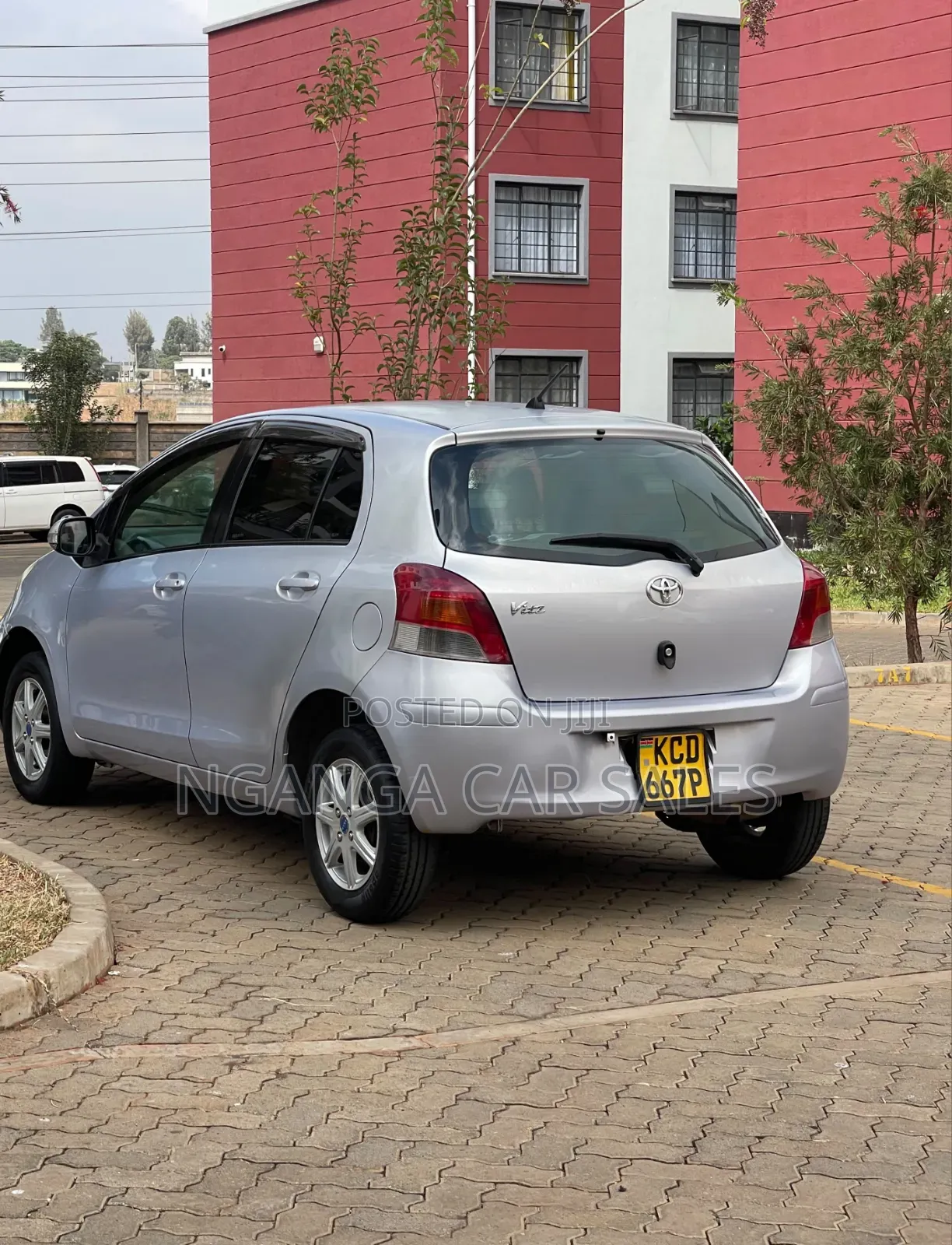 Toyota Vitz 2008 Silver
