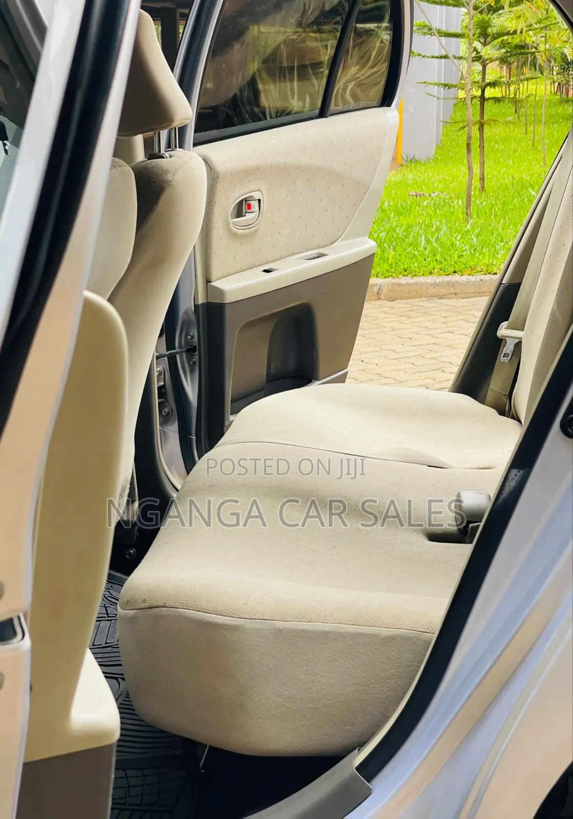 Toyota Vitz 2008 Silver