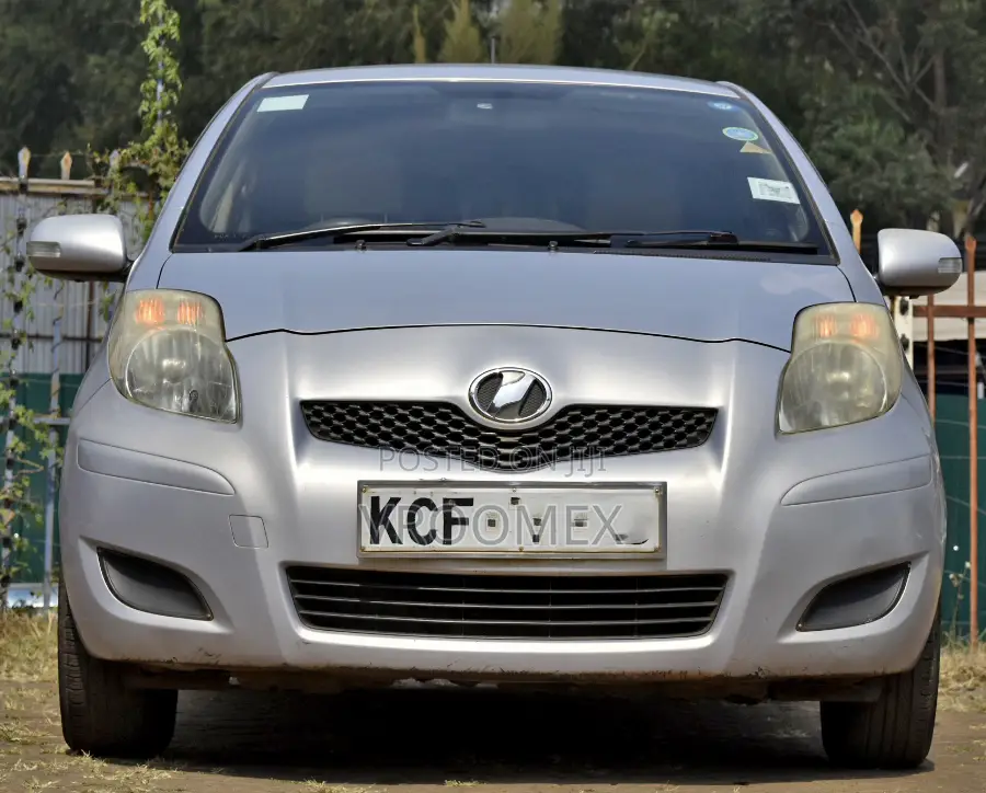 Toyota Vitz 2008 Gray