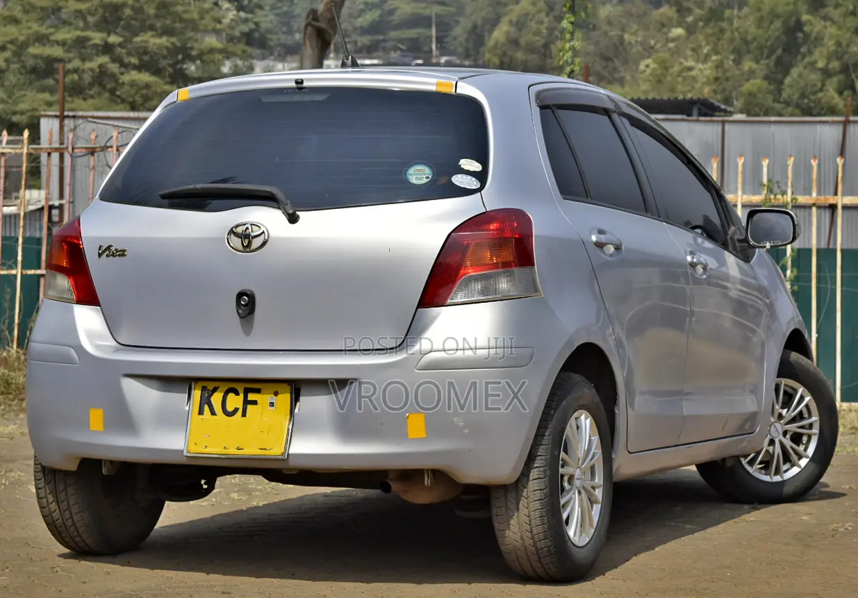 Toyota Vitz 2008 Gray