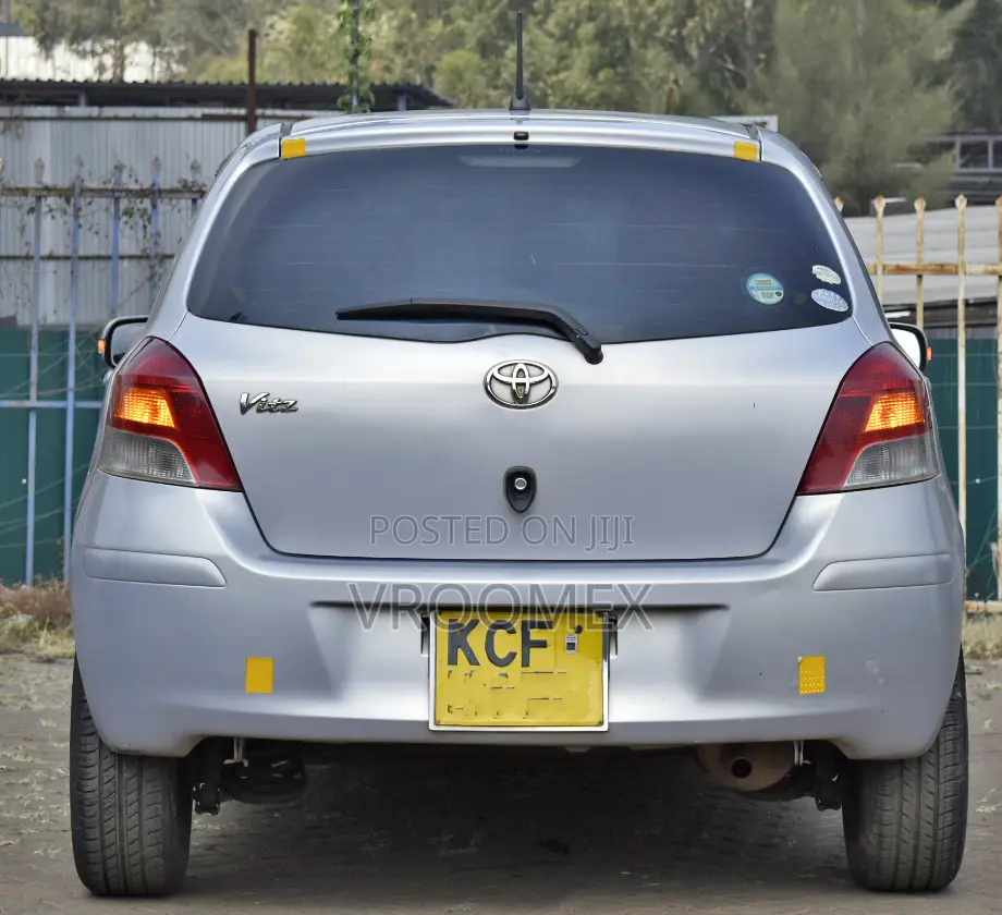 Toyota Vitz 2008 Gray