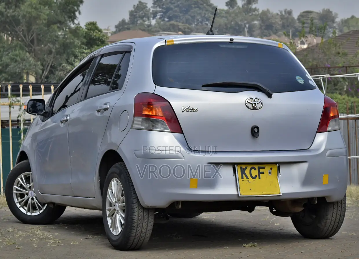 Toyota Vitz 2008 Gray