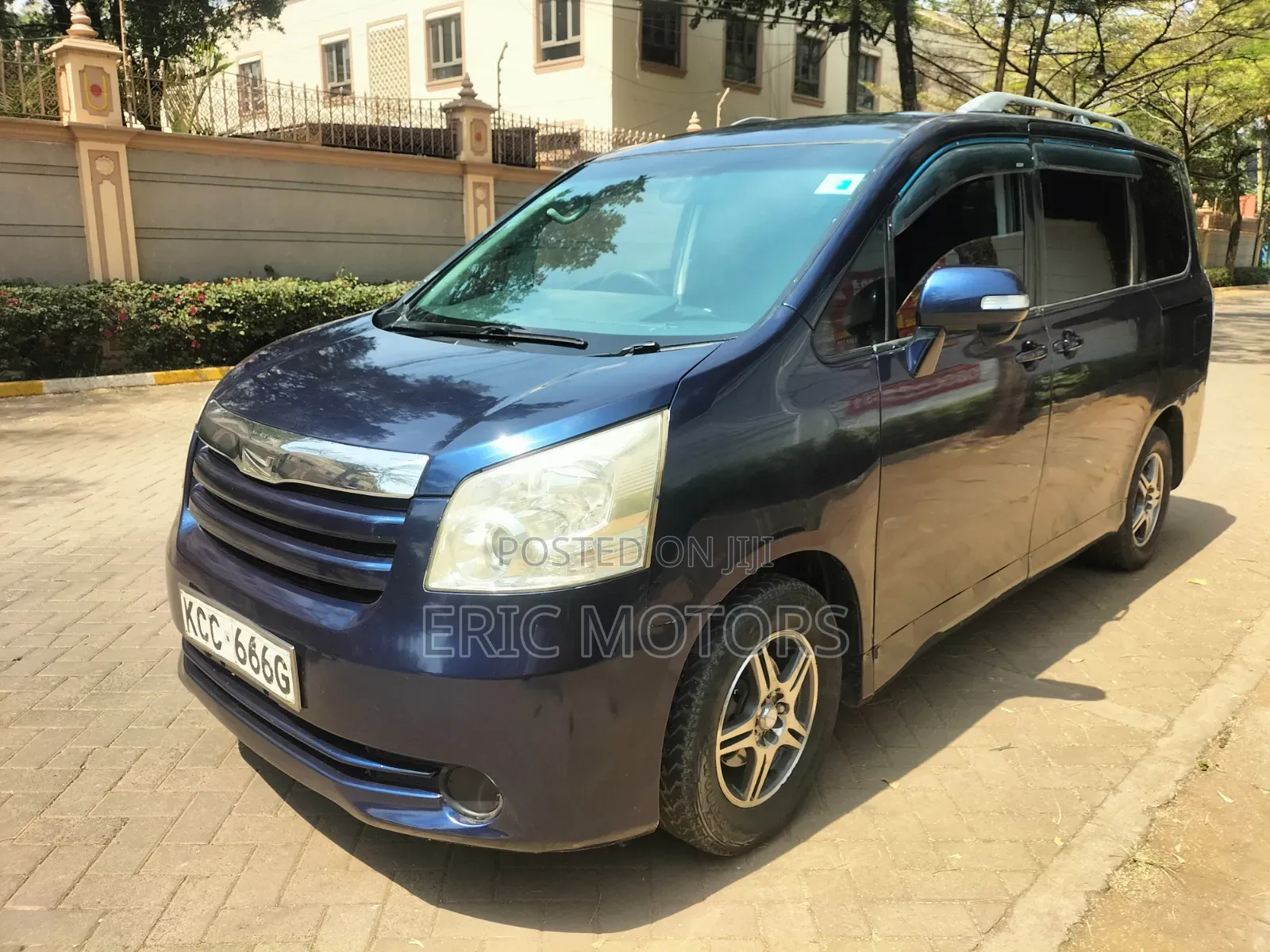 Toyota Noah 2008 Blue
