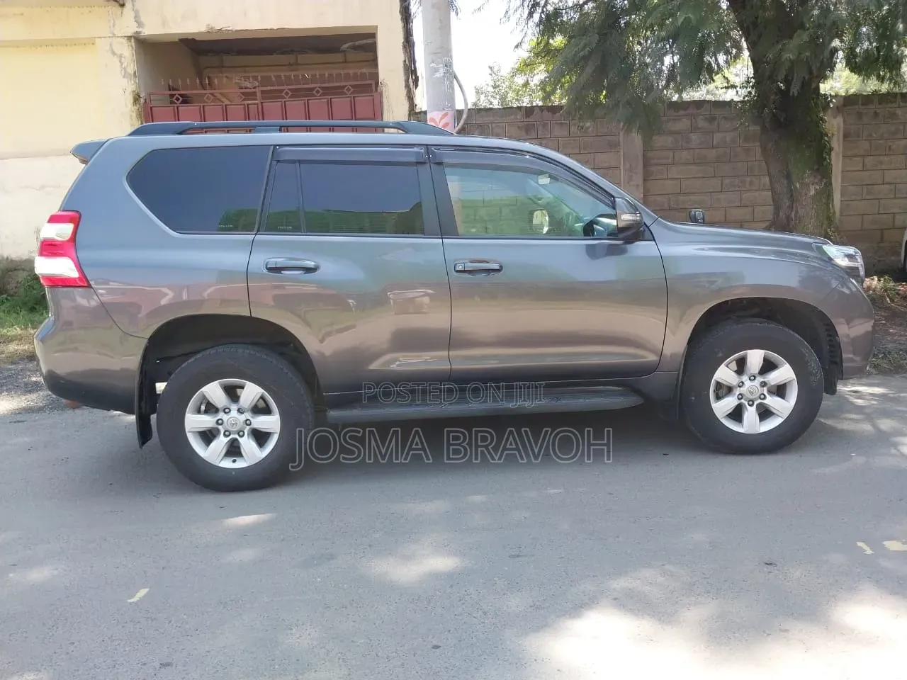 Toyota Land Cruiser Prado 2017 Gray