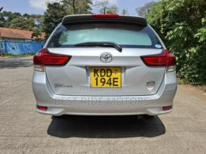 Toyota Corolla Fielder 2015 Silver