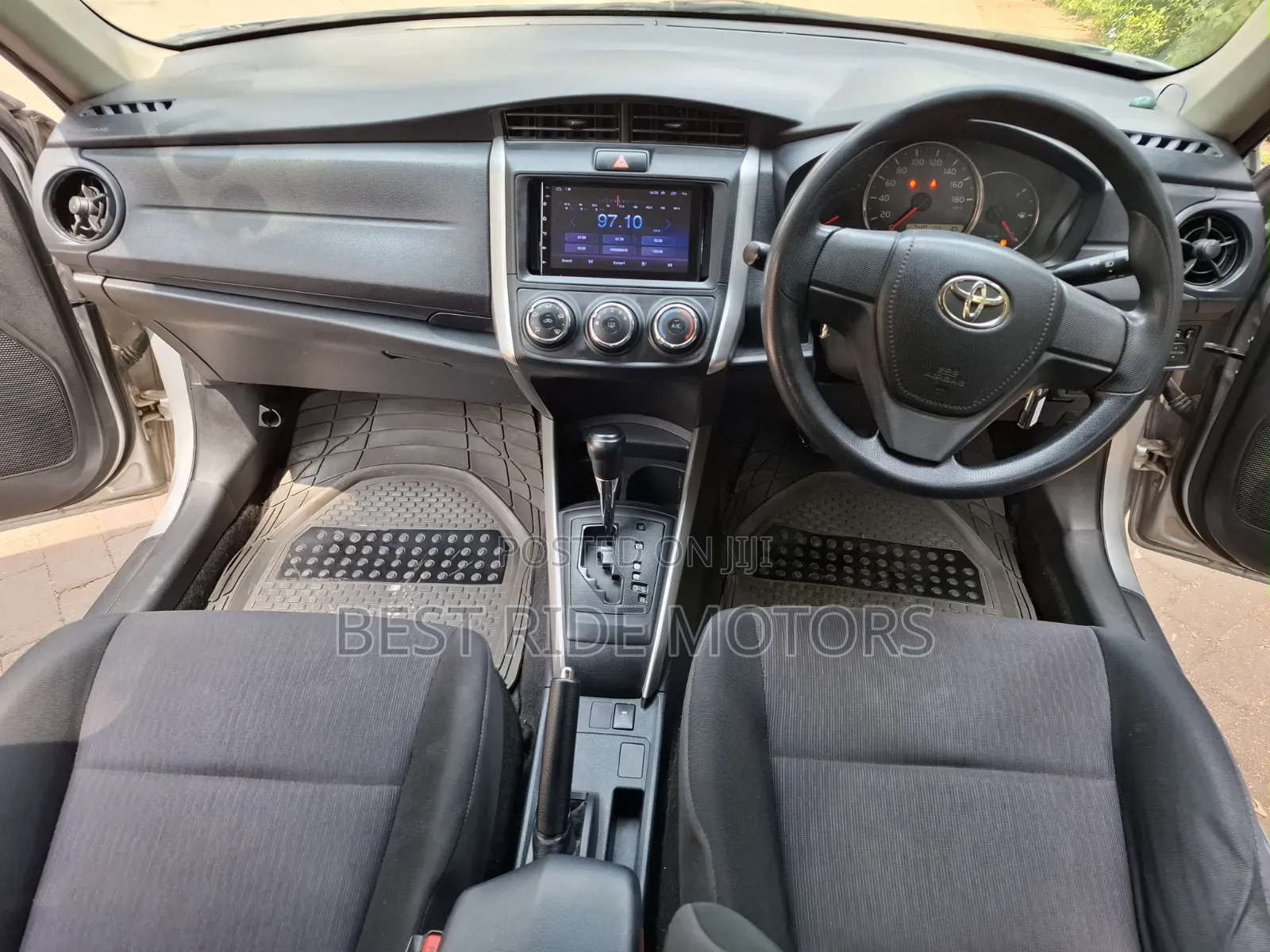 Toyota Corolla Fielder 2015 Silver