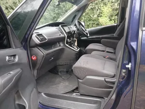 Nissan Serena 2017 Blue